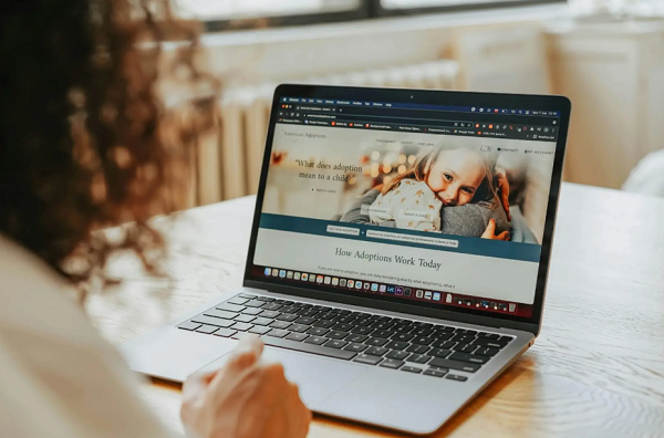 独立站后台是商家管理网站的核心操作界面