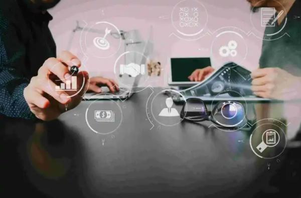 入口的第一视觉与交互体验至关重要